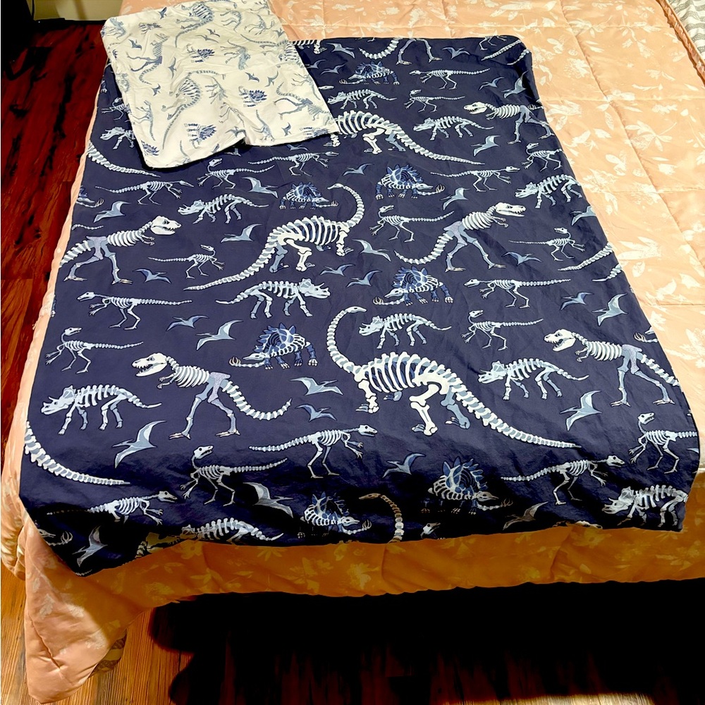 Pottery barn toddler duvet cover **GLOW IN THE DARK**